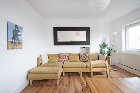 4 bedroom flat to rent - Photo 2