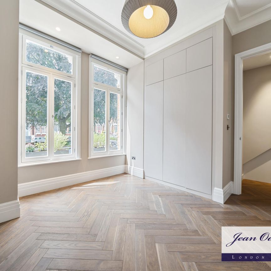 Primrose Gardens, Belsize Park, - Photo 1
