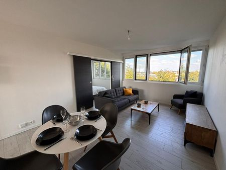 Appartement T4 meublé de 70.99 m² - rue de la Patouillerie - Location Appartement nantes : 70.99 m2 - Photo 2