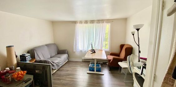 COZY & CREAM 1 BED APARTMENT NEAR OTTAWA - Photo 3