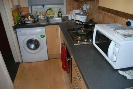 2 bedroom terraced house to rent - Photo 4