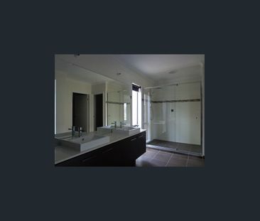 When style, quality, size and location come together - Photo 4