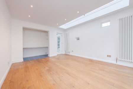 3 bedroom flat to rent - Photo 2