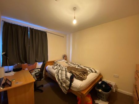 6 bedroom semi-detached house to rent - Photo 5