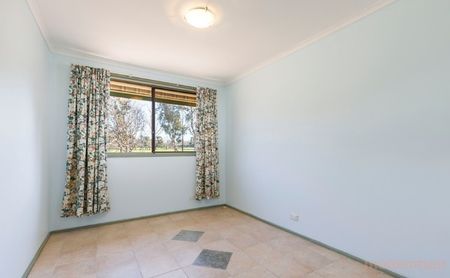 1 Warby Place, Charnwood ACT 2615 - House For Rent | Domain - Photo 5