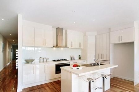 27A Castlewood Street, Bentleigh East VIC 3165 - Townhouse For Rent | Domain - Photo 5