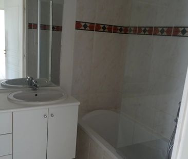 Location Appartement 2 pièces 41m² ST LAURENT DU VAR 06700 - Photo 5