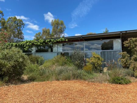 4 Lawrence Street, Castlemaine - Photo 2