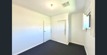 MODERN FAMILY LIVING | SOLAR POWERED | STYLISH WISDOM HOME - Photo 2