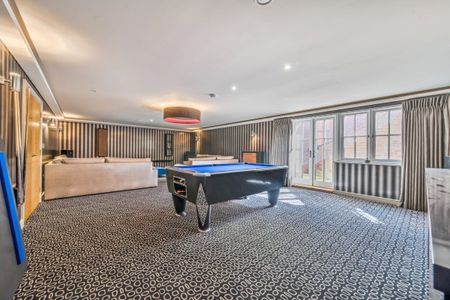 6 bedroom detached house to rent - Photo 2