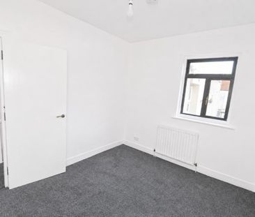 4 Bed Terraced House, Stamford Road, E6 - Photo 3