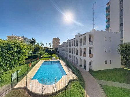Apartamento de alquiler en Calle Le Corbusier, Cortijo Torrequebrada - Photo 2