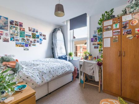 6 bedroom semi-detached house to rent - Photo 3