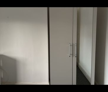Room in a Shared House, Babington Road, NW4 - Photo 5