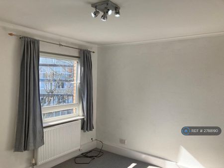 2 bedroom penthouse to rent - Photo 3