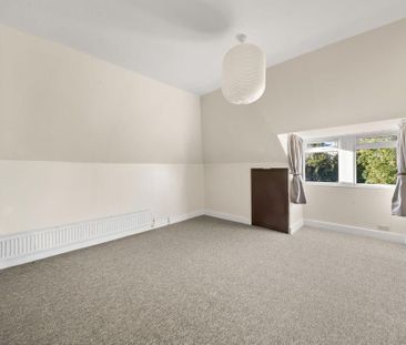 4 bedroom semi-detached house to rent - Photo 5