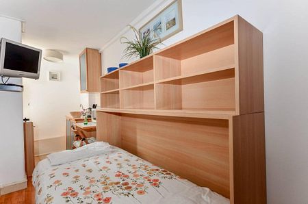 Flat 32 West Cromwell Road, Earls Court SW5 9QL - Photo 2