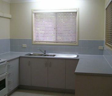 Three Bedroom Unit! - Photo 1