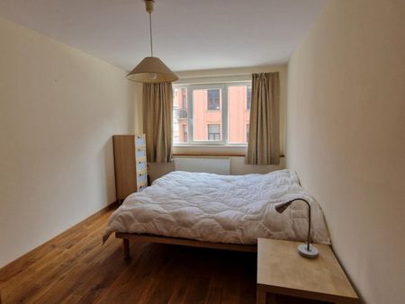 IXELLES: APPARTEMENT MEUBLE 2 CHAMBRES + TERRASSE + PARKING - Ixelles - Photo 4