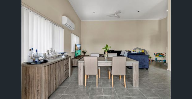 Lovely Family Home! - Photo 1