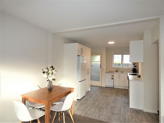 Sunny North-Facing Apartment with Parking - Photo 1