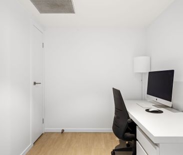 Fully Furnished Unit in Ideal Location - Photo 1