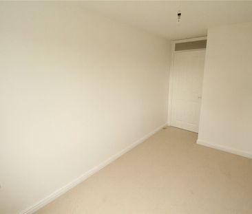 2 bedroom apartment to rent Orchid Close, Luton, Bedfordshire, LU3 - Photo 4
