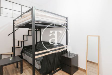 Monthly rental apartment with 4 bedrooms, and 1 bathroom in Moncloa - Photo 5