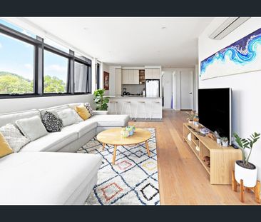 Luxury Beachside Living in the Heart of Kirra - Photo 1