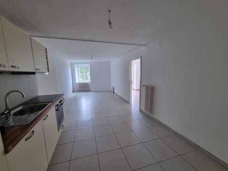 Joli appartement de 2 pièces au rez-de-chaussée - Photo 2