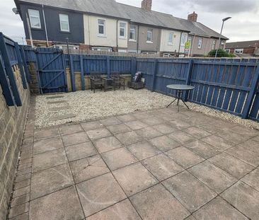 3 bedroom terraced house to rent - Photo 5