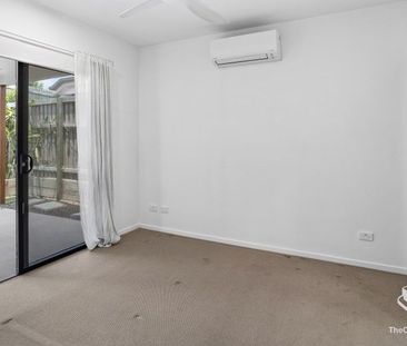 Modern 3-Bedroom Home Opposite Ridge View Park - Photo 2