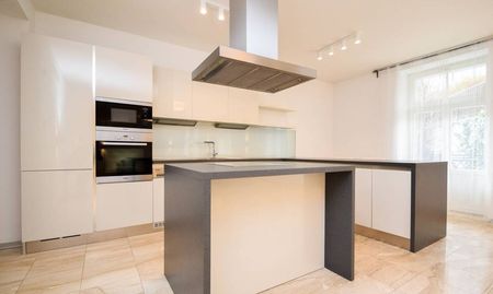 Priestranný 4-izbový byt na Hlbokej - Photo 2