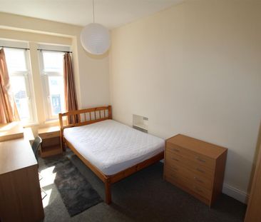 House - Terraced For Rent Wood Road, Pontypridd - Photo 2