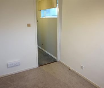 Sutton Close, Redditch - Photo 6