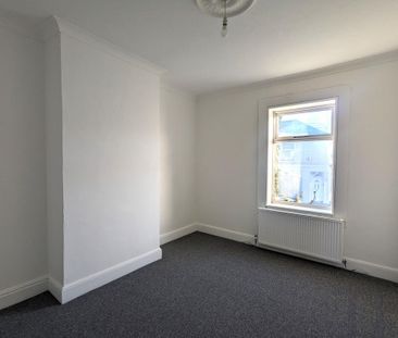 3 bedroom maisonette to rent - Photo 4