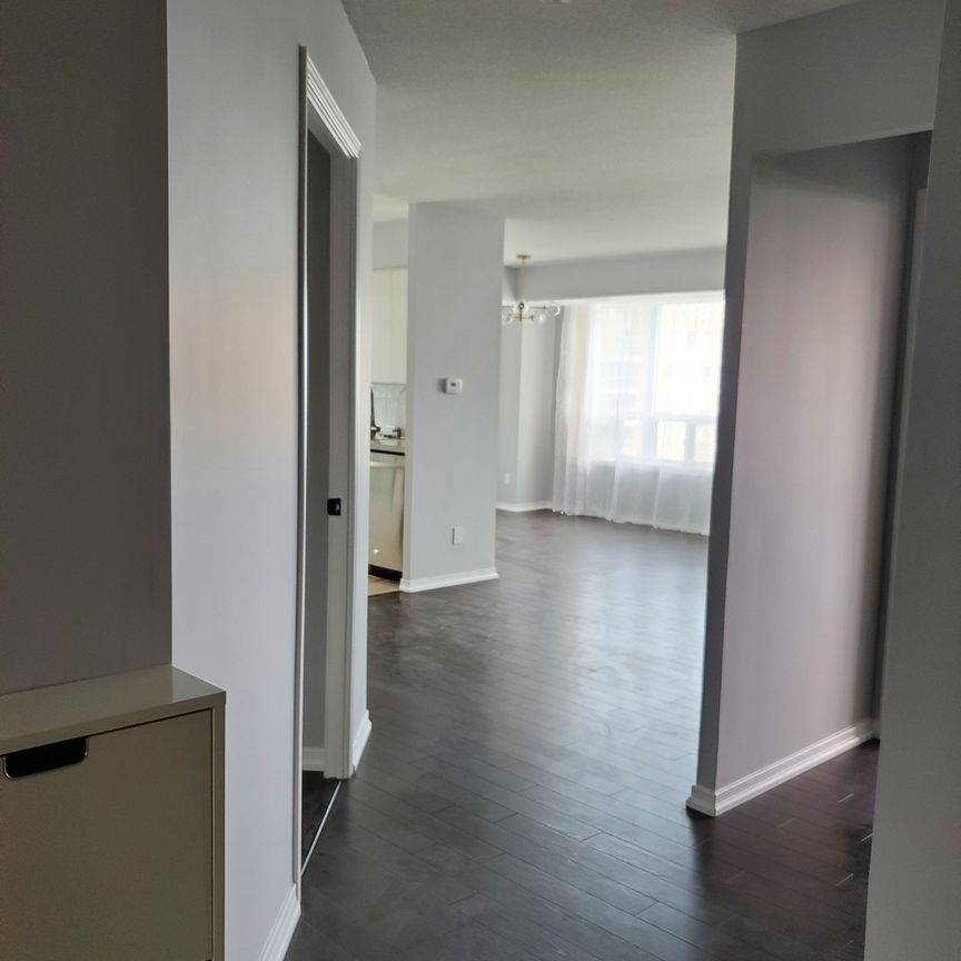 For Lease - 8 Hillcrest Avenue Unit# 1707, Toronto, Ontario - Photo 1