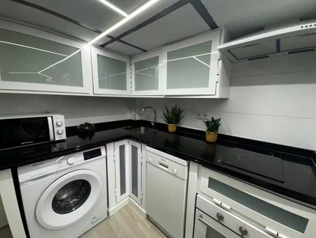 Calle de Hortaleza, Madrid, Community of Madrid 28004 - Foto 3