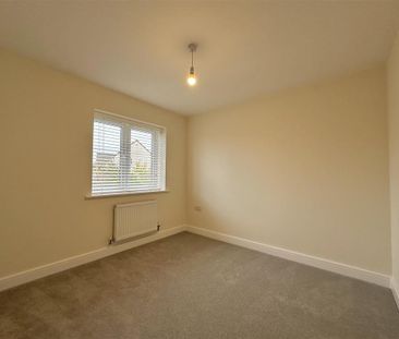 2 bedroom semi-detached house to rent - Photo 6