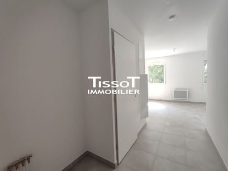 Location Appartement 1 pièce 32m² NIMES 30900 - Photo 4