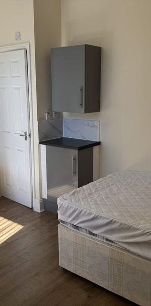 1 bedroom block of apartments to rent - Photo 1