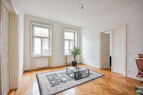 WG-geeignet: Schöner 3,5-Zimmer-Altbau mit hofseitigem Schlafzimmer - Photo 1