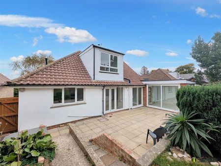 3 bedroom detached house to rent - Photo 3