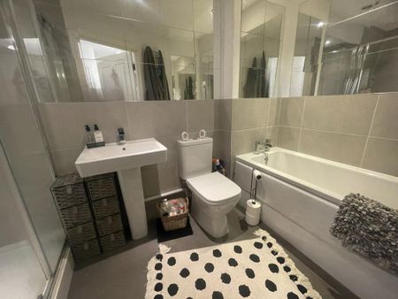 2 bedroom apartment to rent - Photo 4