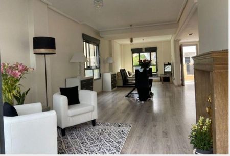 Luxury 4 room Detached House for rent in San Juan de Alicante, Valencia - Photo 4