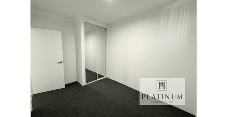 Modern 4-Bedroom Family Home & Study - Photo 3