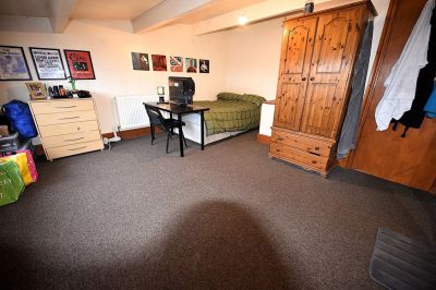 6 bedroom House in Richmond Mount, Leeds - Photo 5