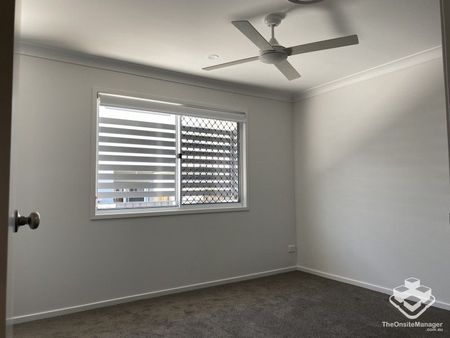 BRAND NEW ULTA MODERN LUXURY 4 BEDROOM TOWNHOUSE WITH DUCTED AIR-CON âFirst 2 Week Rent Freeâ - Photo 4