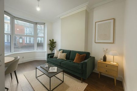 4 bedroom terraced house to rent - Photo 2