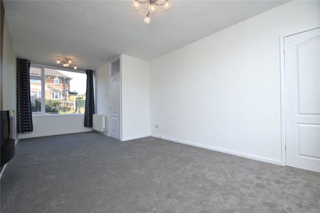 22, Broom Gardens, Leeds, West Yorkshire, LS10 3JW - Photo 2